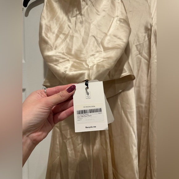 Reformation Sera Silk Two Piece Set - Picture 5 of 10